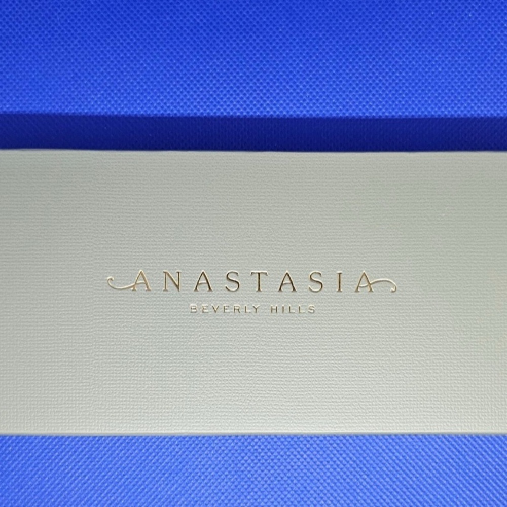 Anastasia Beverly Hills Nouveau Eyeshadow Palette